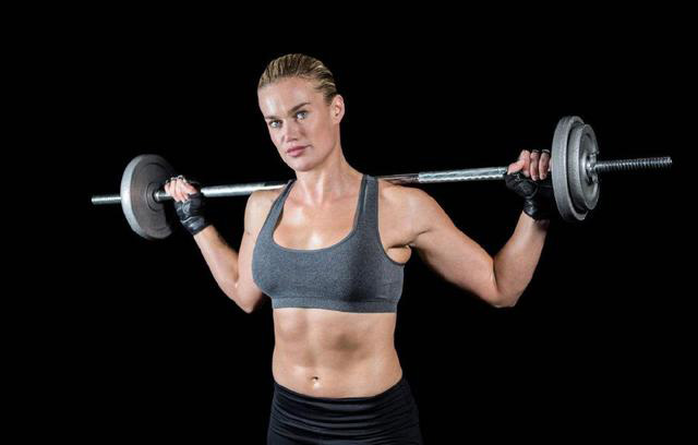 想要練出結(jié)實(shí)的胸肌，不會(huì)杠鈴怎么可以？告訴你杠鈴的